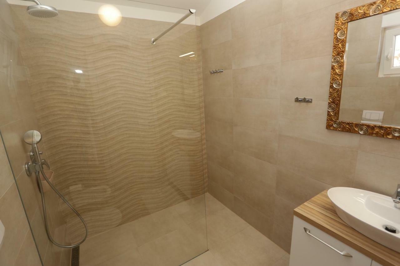 Luxury Villa Lidija Brzac Екстериор снимка
