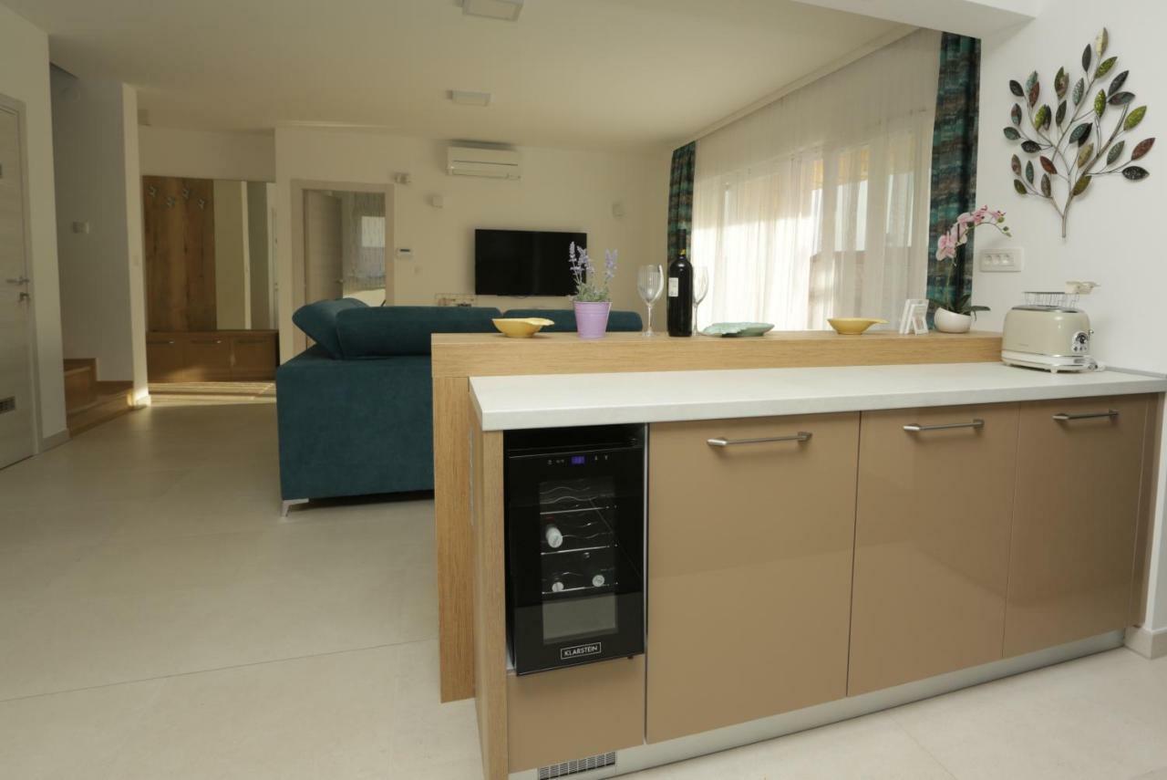 Luxury Villa Lidija Brzac Екстериор снимка